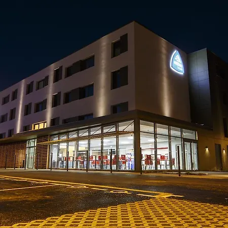 Akena Reims Готель 3*